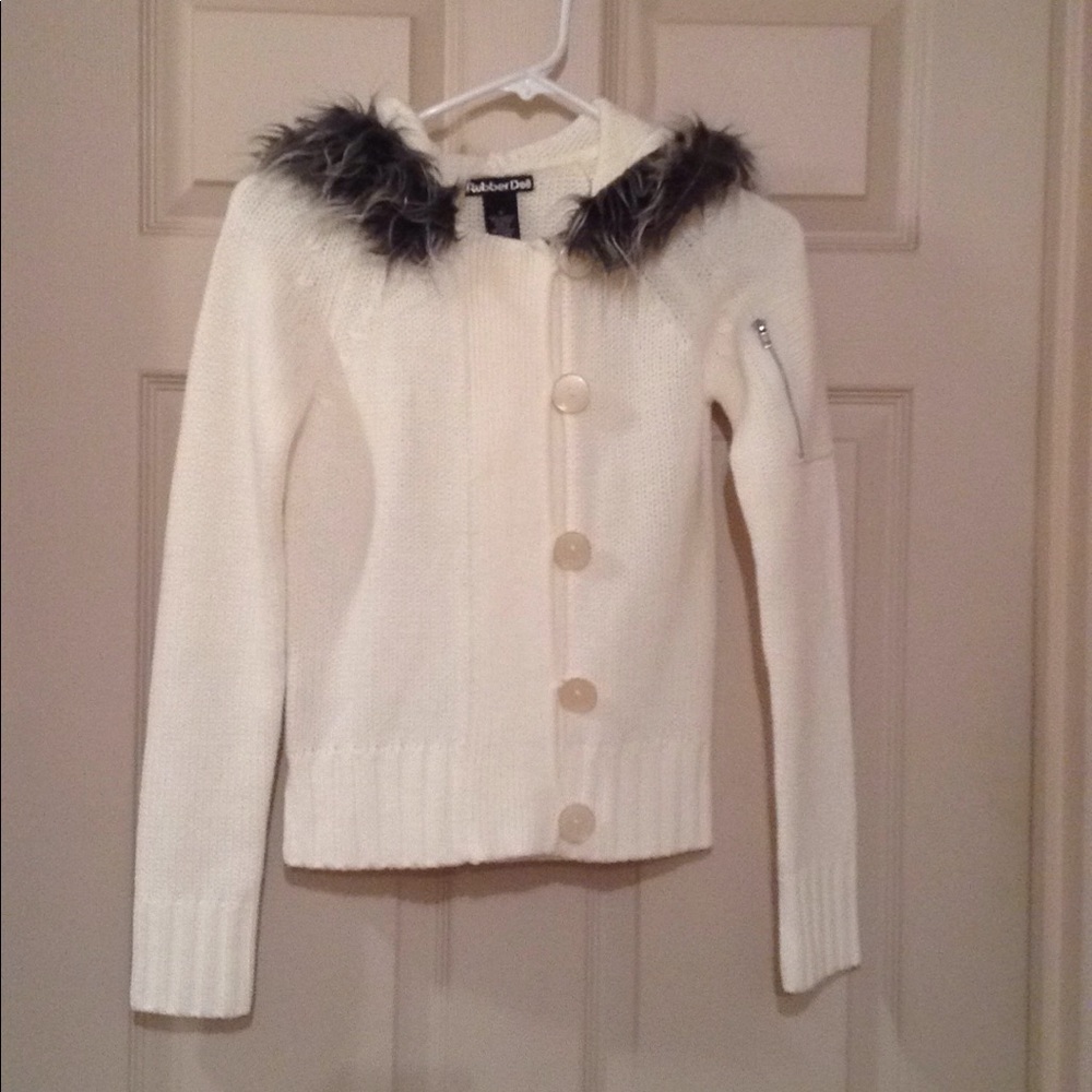 White Sweater Hoodie W/ Faux Fur Trim.